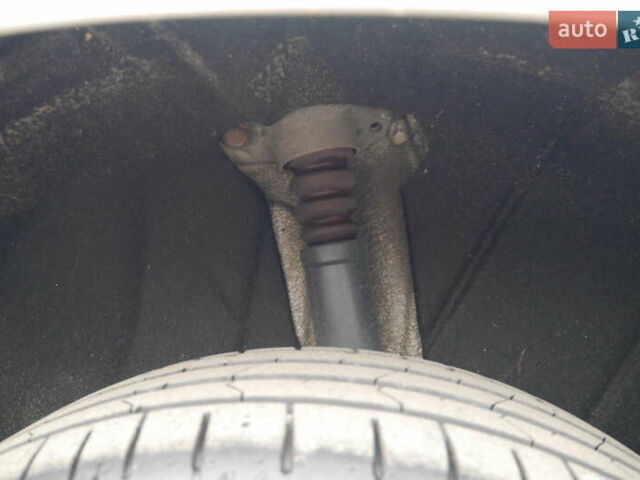 Серый Шкода Ети, объемом двигателя 1.97 л и пробегом 225 тыс. км за 10800 $, фото 35 на Automoto.ua