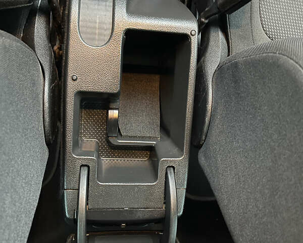 Серый Шкода Ети, объемом двигателя 1.8 л и пробегом 181 тыс. км за 8300 $, фото 50 на Automoto.ua