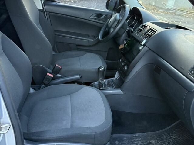 Серый Шкода Ети, объемом двигателя 1.8 л и пробегом 200 тыс. км за 4170 $, фото 15 на Automoto.ua