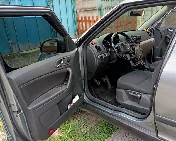 Сірий Шкода Єті, об'ємом двигуна 1.8 л та пробігом 250 тис. км за 7500 $, фото 2 на Automoto.ua