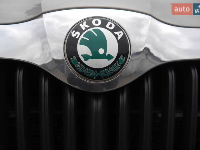 Серый Шкода Ети, объемом двигателя 1.97 л и пробегом 225 тыс. км за 10800 $, фото 10 на Automoto.ua