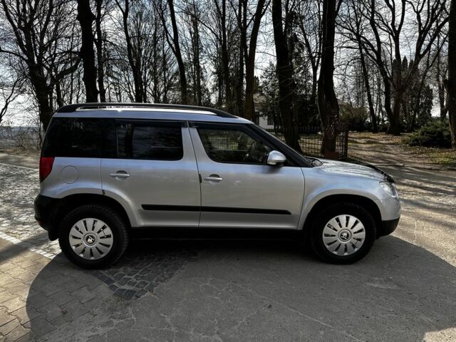 Сірий Шкода Єті, об'ємом двигуна 1.2 л та пробігом 160 тис. км за 7700 $, фото 10 на Automoto.ua