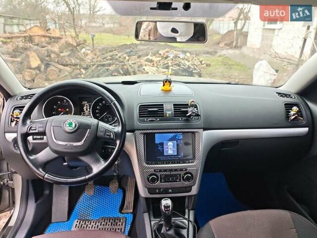 Сірий Шкода Єті, об'ємом двигуна 1.8 л та пробігом 180 тис. км за 8900 $, фото 1 на Automoto.ua