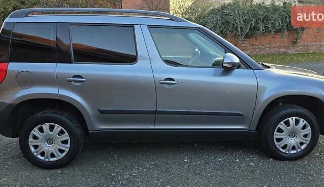 Сірий Шкода Єті, об'ємом двигуна 1.2 л та пробігом 200 тис. км за 4500 $, фото 8 на Automoto.ua