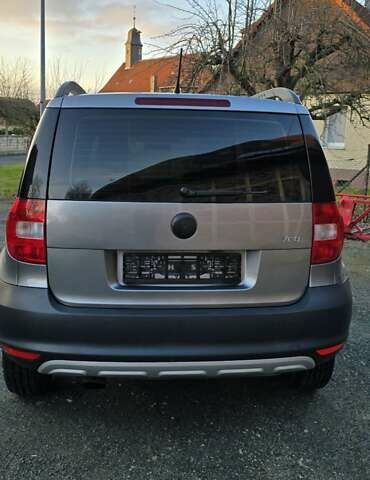 Сірий Шкода Єті, об'ємом двигуна 1.2 л та пробігом 200 тис. км за 4500 $, фото 2 на Automoto.ua