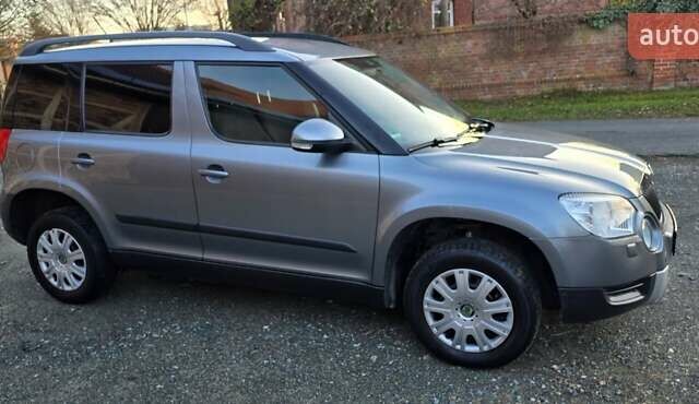 Сірий Шкода Єті, об'ємом двигуна 1.2 л та пробігом 200 тис. км за 4500 $, фото 11 на Automoto.ua