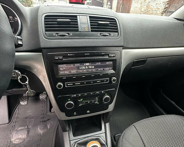 Серый Шкода Ети, объемом двигателя 1.8 л и пробегом 302 тыс. км за 5400 $, фото 8 на Automoto.ua