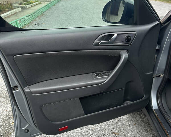 Серый Шкода Ети, объемом двигателя 1.8 л и пробегом 302 тыс. км за 5400 $, фото 10 на Automoto.ua