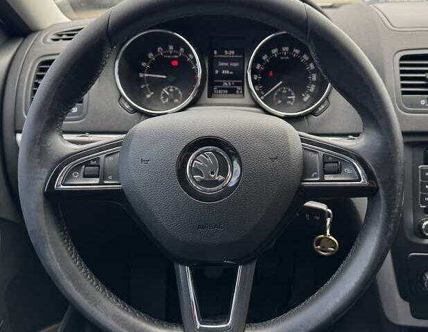 Сірий Шкода Єті, об'ємом двигуна 2 л та пробігом 324 тис. км за 8990 $, фото 10 на Automoto.ua