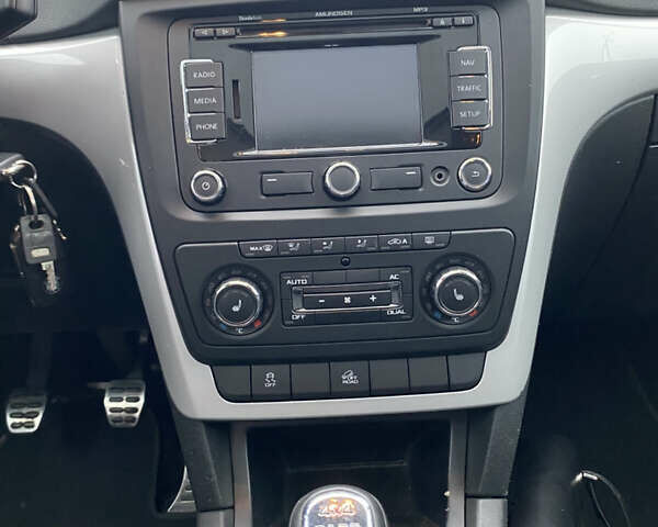 Синій Шкода Єті, об'ємом двигуна 1.8 л та пробігом 169 тис. км за 9899 $, фото 16 на Automoto.ua