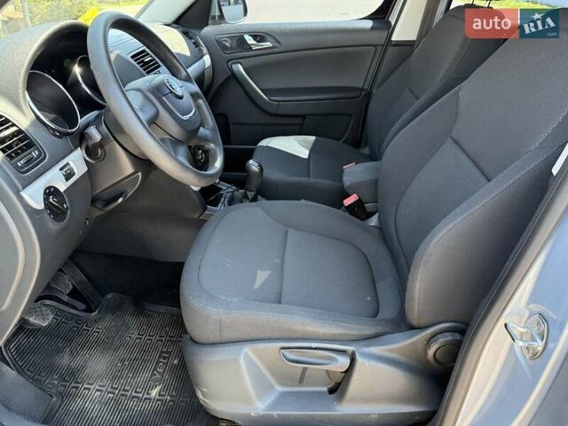 Синій Шкода Єті, об'ємом двигуна 1.2 л та пробігом 139 тис. км за 8200 $, фото 33 на Automoto.ua