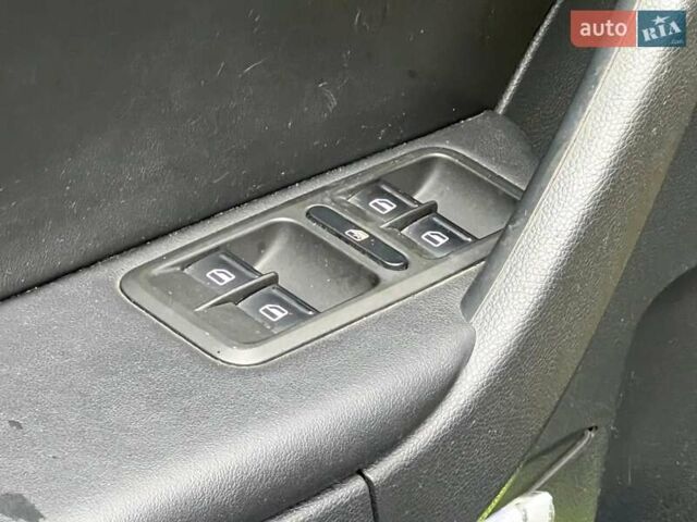 Синий Шкода Ети, объемом двигателя 2 л и пробегом 315 тыс. км за 9500 $, фото 20 на Automoto.ua