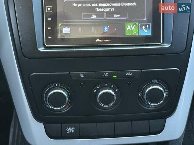 Синій Шкода Єті, об'ємом двигуна 1.2 л та пробігом 139 тис. км за 8200 $, фото 54 на Automoto.ua