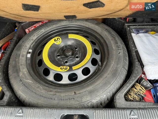 Синій Шкода Єті, об'ємом двигуна 1.39 л та пробігом 242 тис. км за 9300 $, фото 23 на Automoto.ua