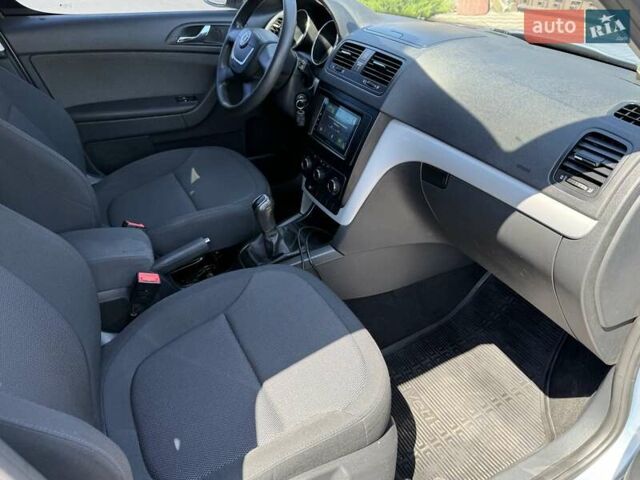 Синій Шкода Єті, об'ємом двигуна 1.2 л та пробігом 139 тис. км за 8200 $, фото 43 на Automoto.ua