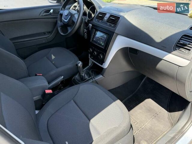 Синій Шкода Єті, об'ємом двигуна 1.2 л та пробігом 139 тис. км за 8200 $, фото 44 на Automoto.ua