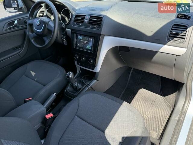 Синій Шкода Єті, об'ємом двигуна 1.2 л та пробігом 139 тис. км за 8200 $, фото 46 на Automoto.ua