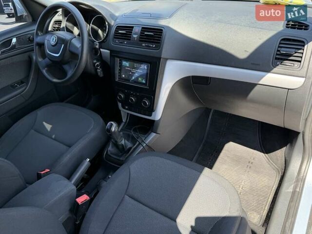 Синій Шкода Єті, об'ємом двигуна 1.2 л та пробігом 139 тис. км за 8200 $, фото 47 на Automoto.ua