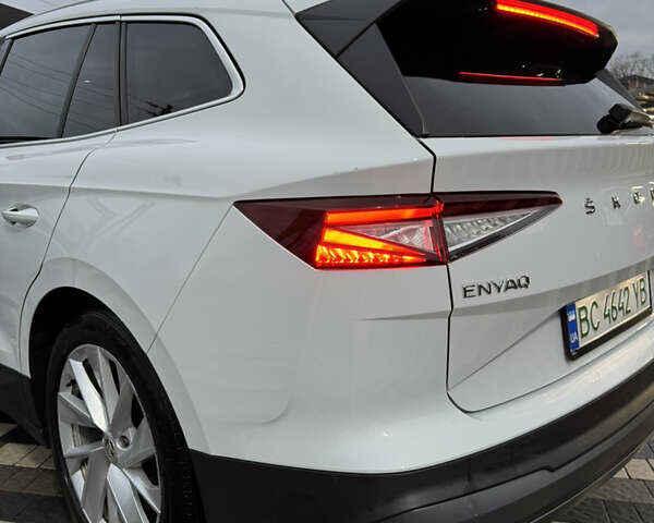 Белый Шкода Enyaq iV, объемом двигателя 0 л и пробегом 86 тыс. км за 23000 $, фото 5 на Automoto.ua