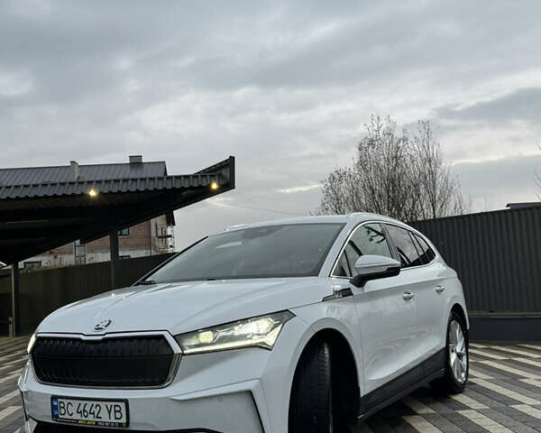 Белый Шкода Enyaq iV, объемом двигателя 0 л и пробегом 86 тыс. км за 23000 $, фото 4 на Automoto.ua