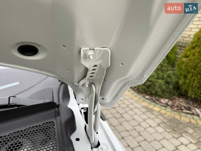 Білий Шкода Enyaq iV, об'ємом двигуна 0 л та пробігом 190 тис. км за 22700 $, фото 116 на Automoto.ua