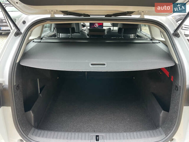 Белый Шкода Enyaq iV, объемом двигателя 0 л и пробегом 116 тыс. км за 23000 $, фото 6 на Automoto.ua