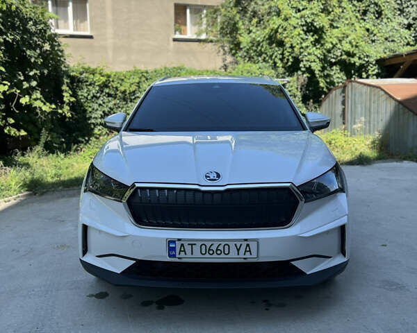 Білий Шкода Enyaq iV, об'ємом двигуна 0 л та пробігом 150 тис. км за 26300 $, фото 10 на Automoto.ua