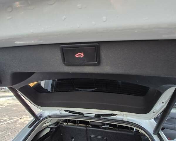 Білий Шкода Enyaq iV, об'ємом двигуна 0 л та пробігом 295 тис. км за 17600 $, фото 8 на Automoto.ua