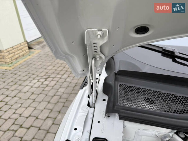 Білий Шкода Enyaq iV, об'ємом двигуна 0 л та пробігом 190 тис. км за 22700 $, фото 114 на Automoto.ua