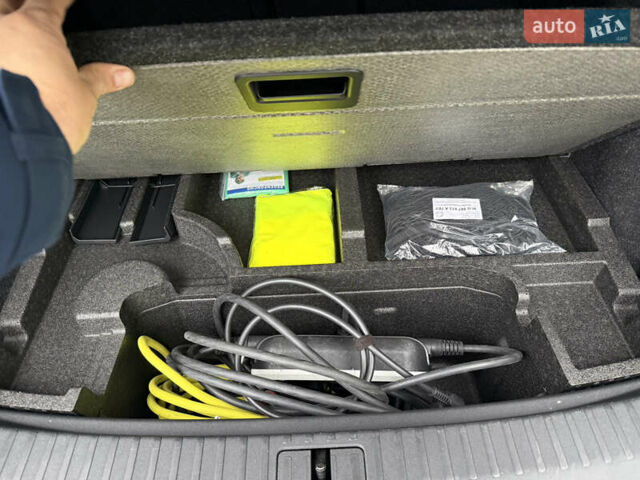 Білий Шкода Enyaq iV, об'ємом двигуна 0 л та пробігом 190 тис. км за 22700 $, фото 109 на Automoto.ua