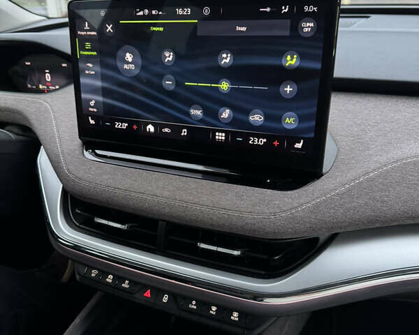 Белый Шкода Enyaq iV, объемом двигателя 0 л и пробегом 86 тыс. км за 23000 $, фото 27 на Automoto.ua