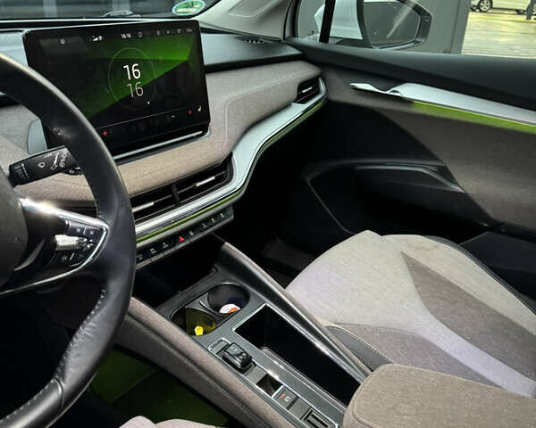 Белый Шкода Enyaq iV, объемом двигателя 0 л и пробегом 86 тыс. км за 23000 $, фото 19 на Automoto.ua