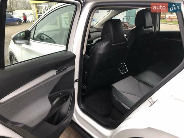 Белый Шкода Enyaq iV, объемом двигателя 0 л и пробегом 180 тыс. км за 22500 $, фото 8 на Automoto.ua