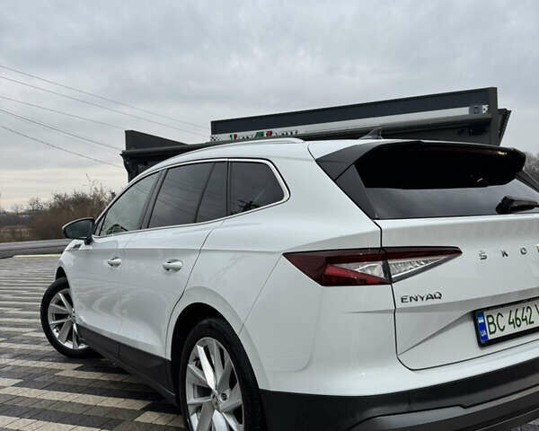 Белый Шкода Enyaq iV, объемом двигателя 0 л и пробегом 86 тыс. км за 23000 $, фото 9 на Automoto.ua