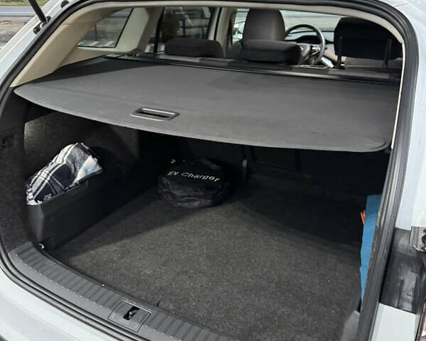 Белый Шкода Enyaq iV, объемом двигателя 0 л и пробегом 86 тыс. км за 23000 $, фото 29 на Automoto.ua