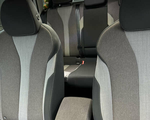 Белый Шкода Enyaq iV, объемом двигателя 0 л и пробегом 86 тыс. км за 23000 $, фото 18 на Automoto.ua