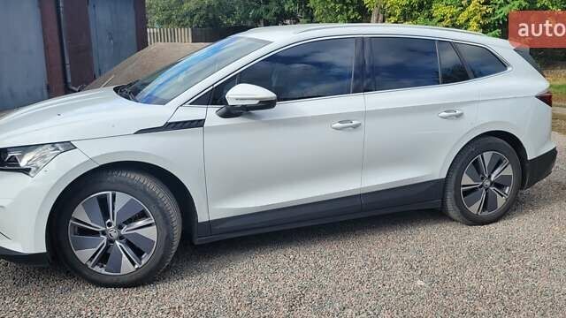 Шкода Enyaq iV 2021 в Сумах на Automoto.ua Белый Шкода Enyaq iV, объемом двигателя 0 л и пробегом 45 тыс. км за 23000 $, фото 5 на Automoto.ua