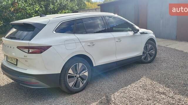 Шкода Enyaq iV 2021 в Сумах на Automoto.ua Белый Шкода Enyaq iV, объемом двигателя 0 л и пробегом 45 тыс. км за 23000 $, фото 2 на Automoto.ua