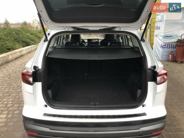 Белый Шкода Enyaq iV, объемом двигателя 0 л и пробегом 180 тыс. км за 22500 $, фото 12 на Automoto.ua