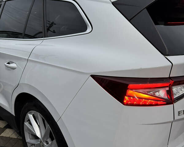 Белый Шкода Enyaq iV, объемом двигателя 0 л и пробегом 86 тыс. км за 23000 $, фото 6 на Automoto.ua