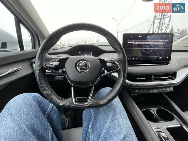 Белый Шкода Enyaq iV, объемом двигателя 0 л и пробегом 116 тыс. км за 23000 $, фото 7 на Automoto.ua