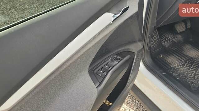 Шкода Enyaq iV 2021 в Сумах на Automoto.ua Белый Шкода Enyaq iV, объемом двигателя 0 л и пробегом 45 тыс. км за 23000 $, фото 6 на Automoto.ua