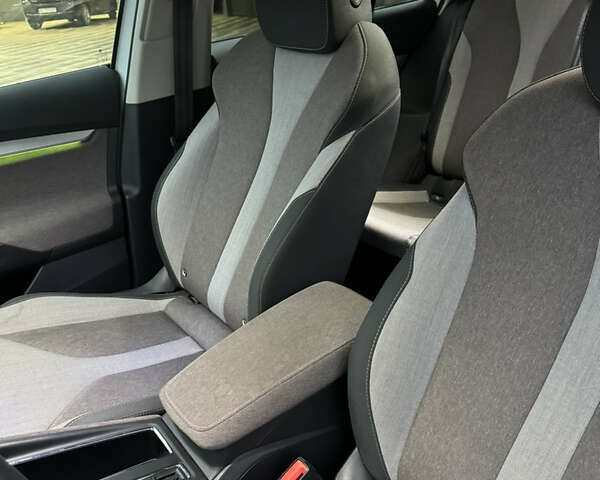 Белый Шкода Enyaq iV, объемом двигателя 0 л и пробегом 86 тыс. км за 23000 $, фото 17 на Automoto.ua