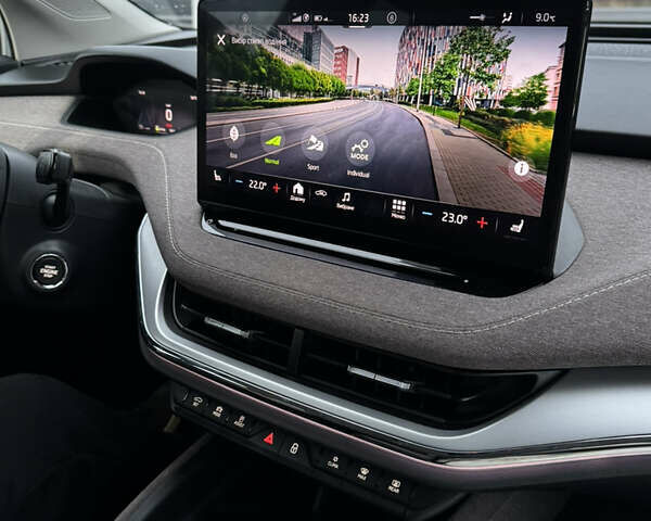 Белый Шкода Enyaq iV, объемом двигателя 0 л и пробегом 86 тыс. км за 23000 $, фото 25 на Automoto.ua