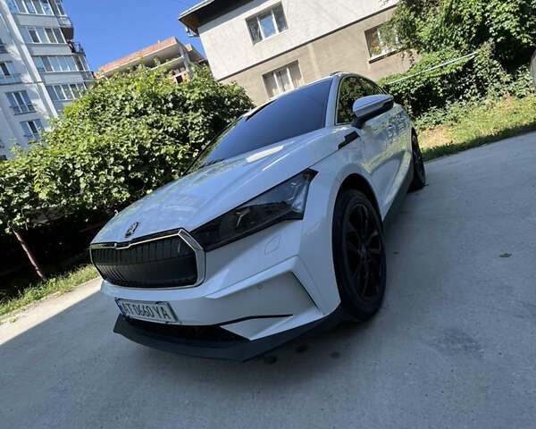 Білий Шкода Enyaq iV, об'ємом двигуна 0 л та пробігом 150 тис. км за 26300 $, фото 34 на Automoto.ua