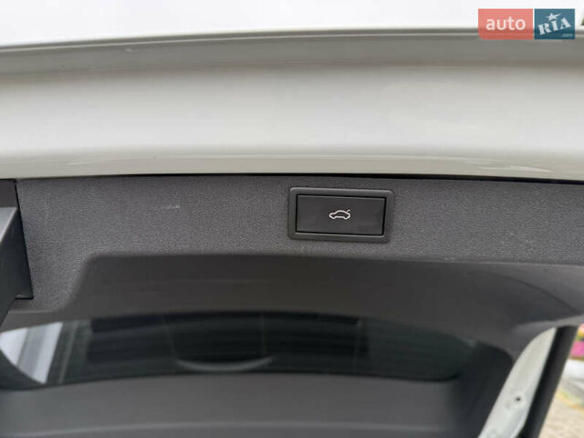 Білий Шкода Enyaq iV, об'ємом двигуна 0 л та пробігом 190 тис. км за 22700 $, фото 107 на Automoto.ua