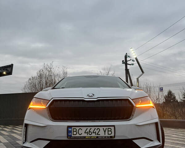 Белый Шкода Enyaq iV, объемом двигателя 0 л и пробегом 86 тыс. км за 23000 $, фото 1 на Automoto.ua