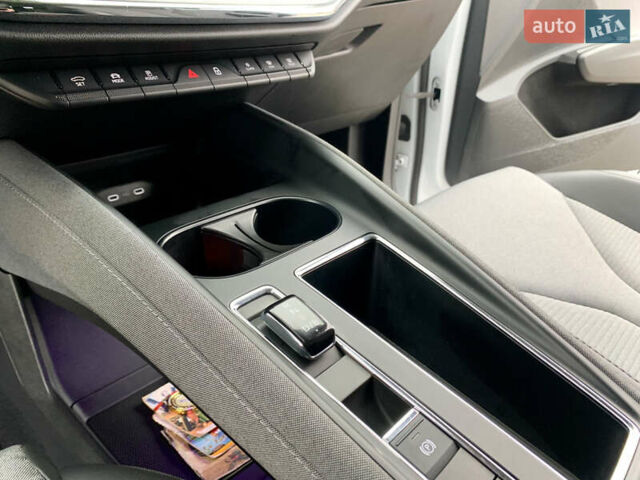 Білий Шкода Enyaq iV, об'ємом двигуна 0 л та пробігом 220 тис. км за 20700 $, фото 68 на Automoto.ua