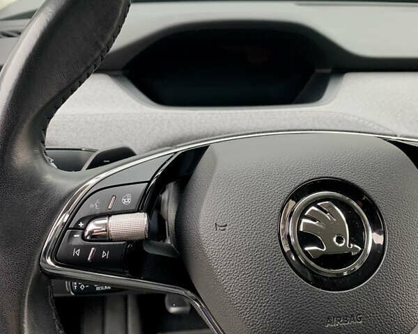 Білий Шкода Enyaq iV, об'ємом двигуна 0 л та пробігом 220 тис. км за 20700 $, фото 70 на Automoto.ua