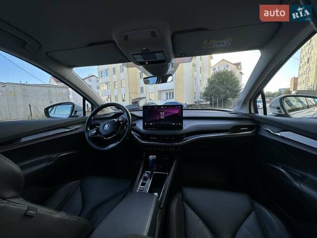 Белый Шкода Enyaq iV, объемом двигателя 0 л и пробегом 210 тыс. км за 21600 $, фото 6 на Automoto.ua